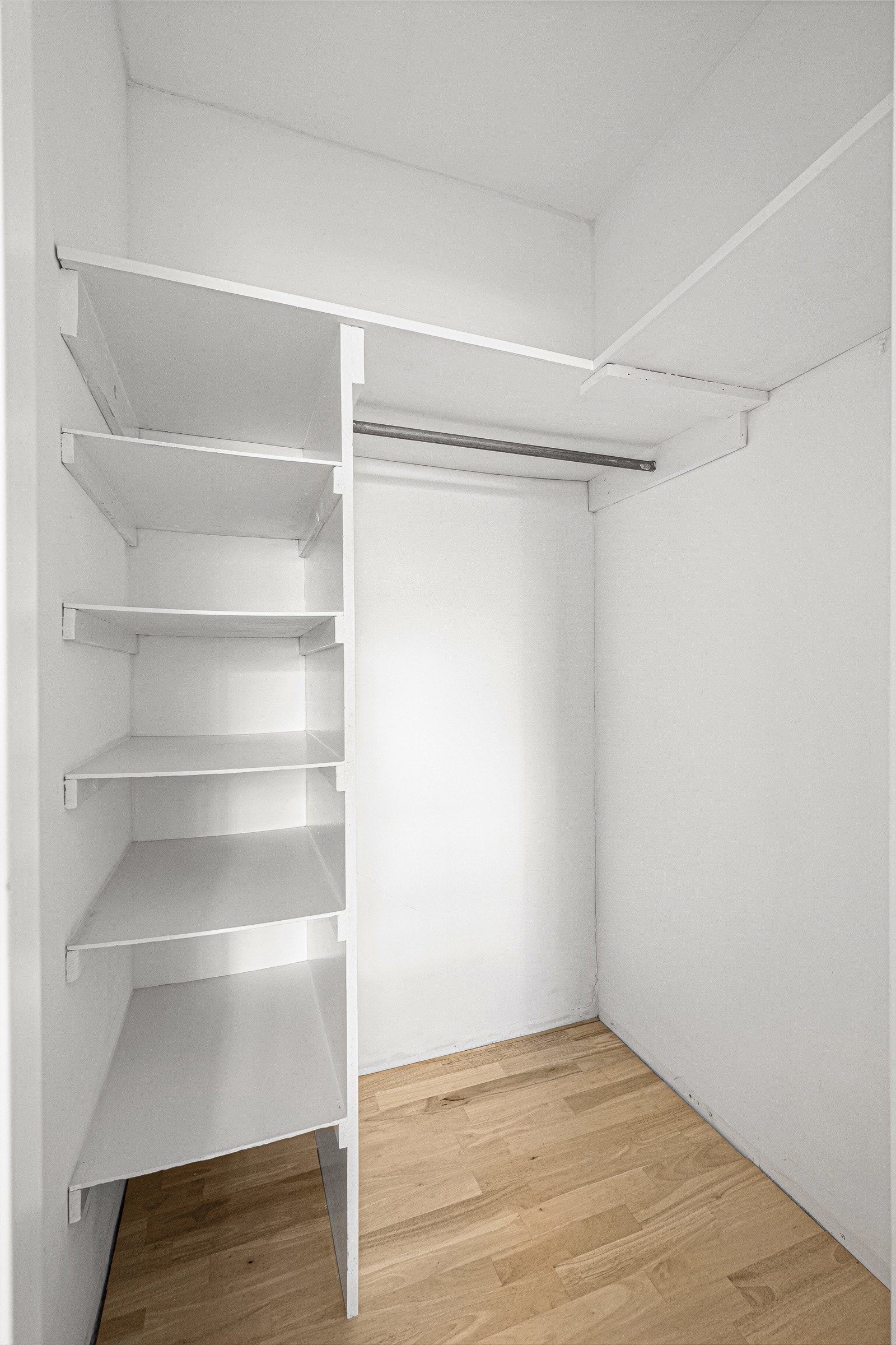 Adkomst til walk-in garderobe Galleribilde