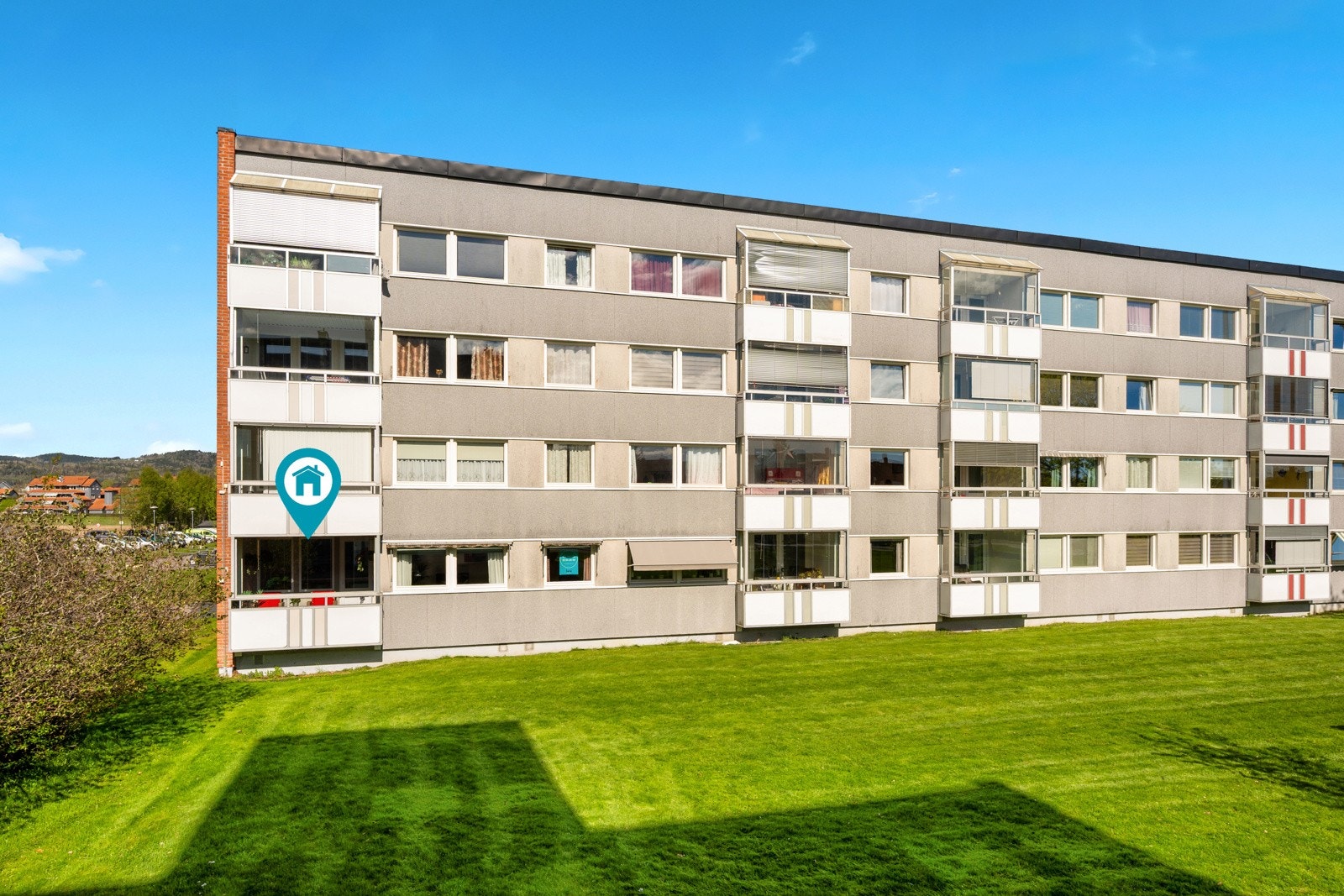 Fasade - leiligheten ligger i 1. etasje og har trappefri adkomst Galleribilde