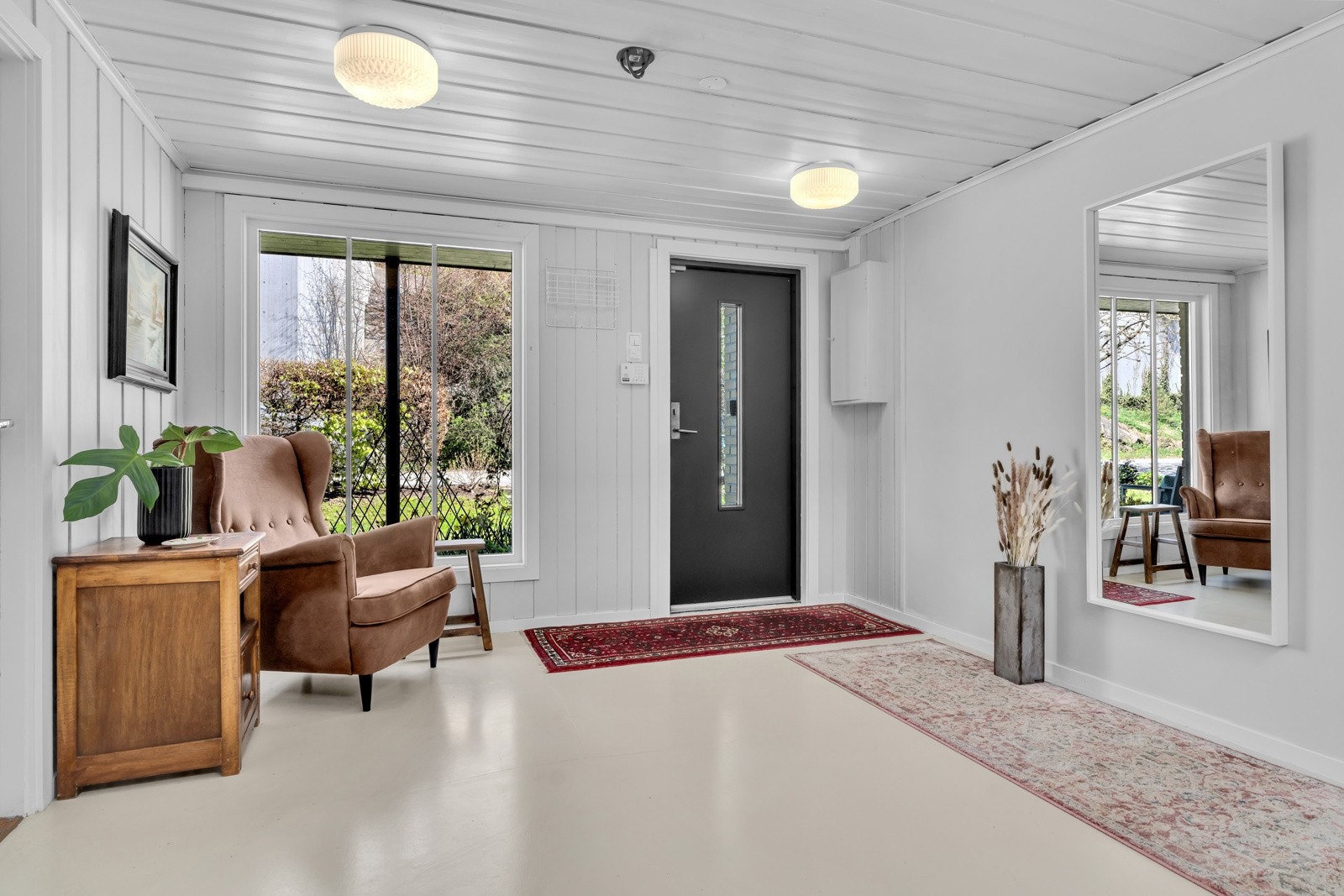 Stor hall/trappegang i u.etg. Galleribilde
