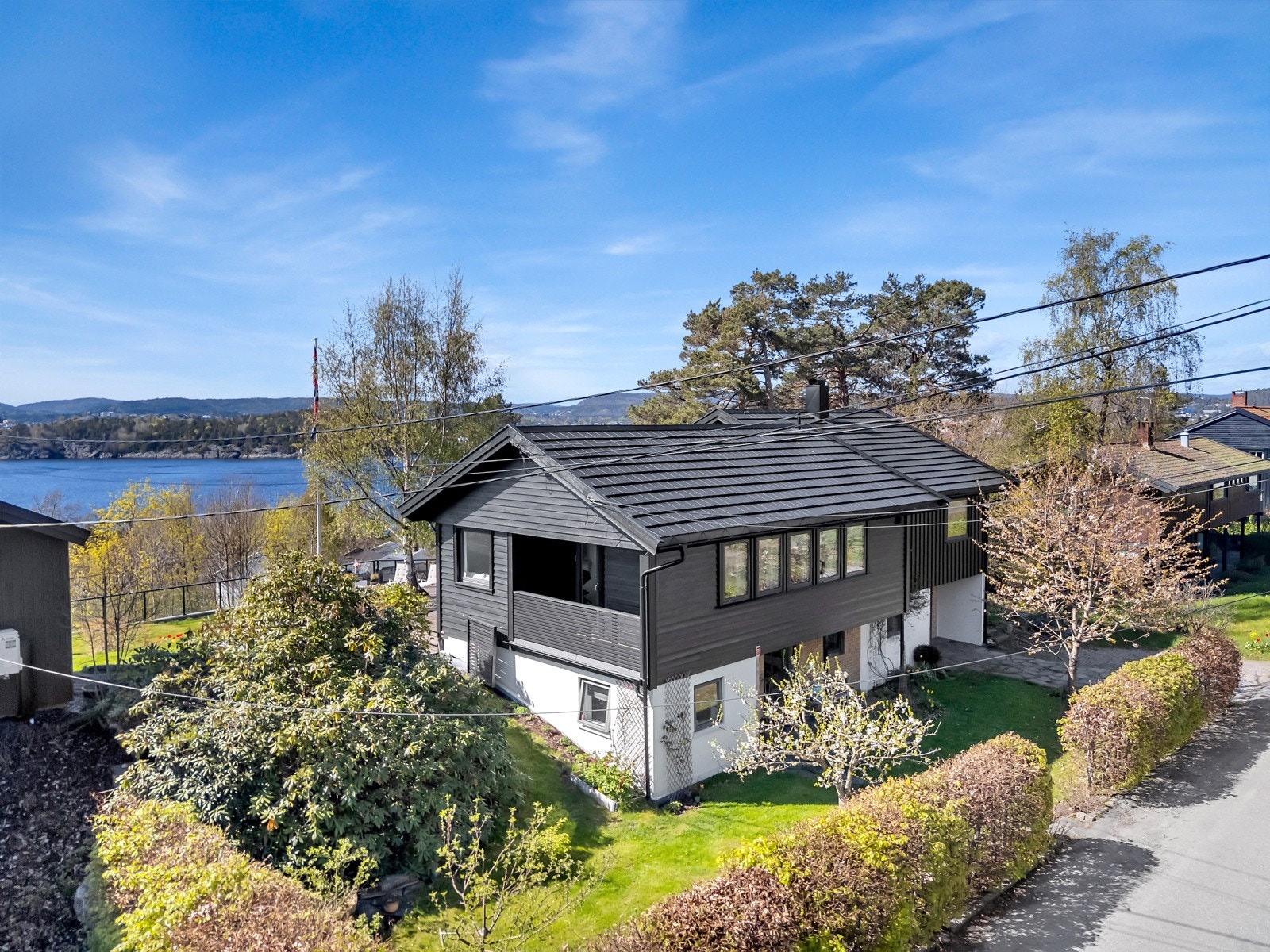 Boligen ligger i rolig og barnevennlig gate. Galleribilde