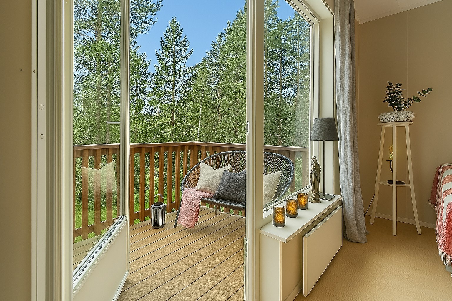 Her er det plass til et café sett, eller annen sittegruppe. (A1) Galleribilde