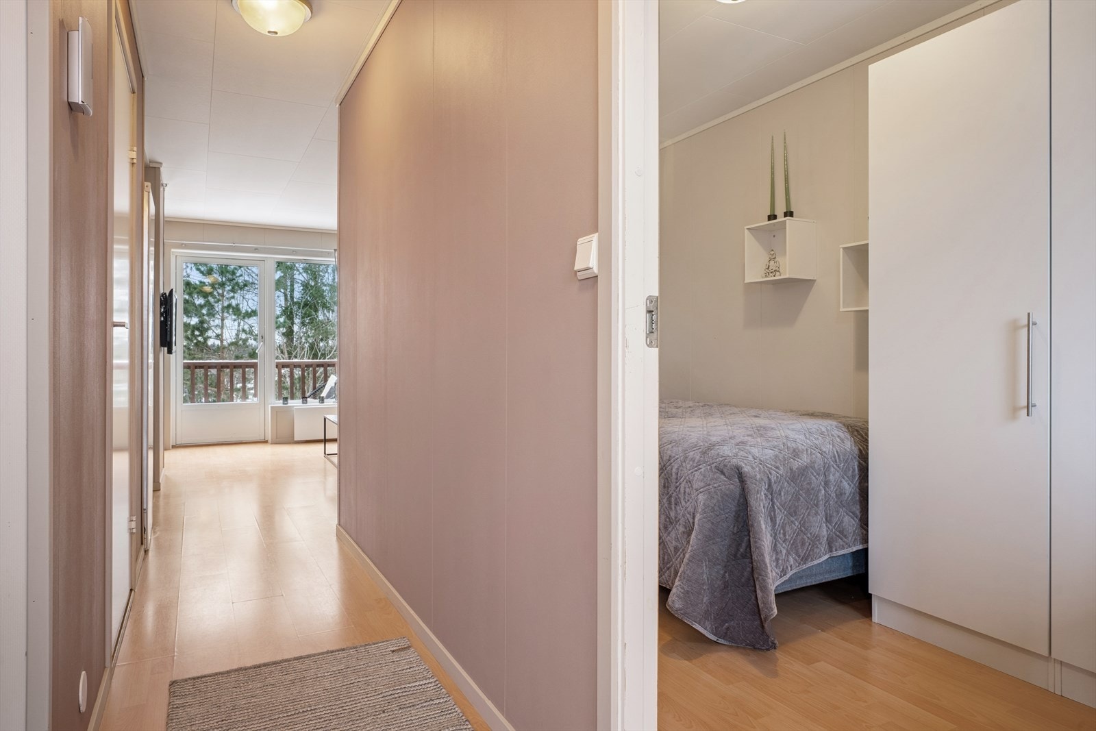Leiligheten fremstår som lys og luftig. Galleribilde