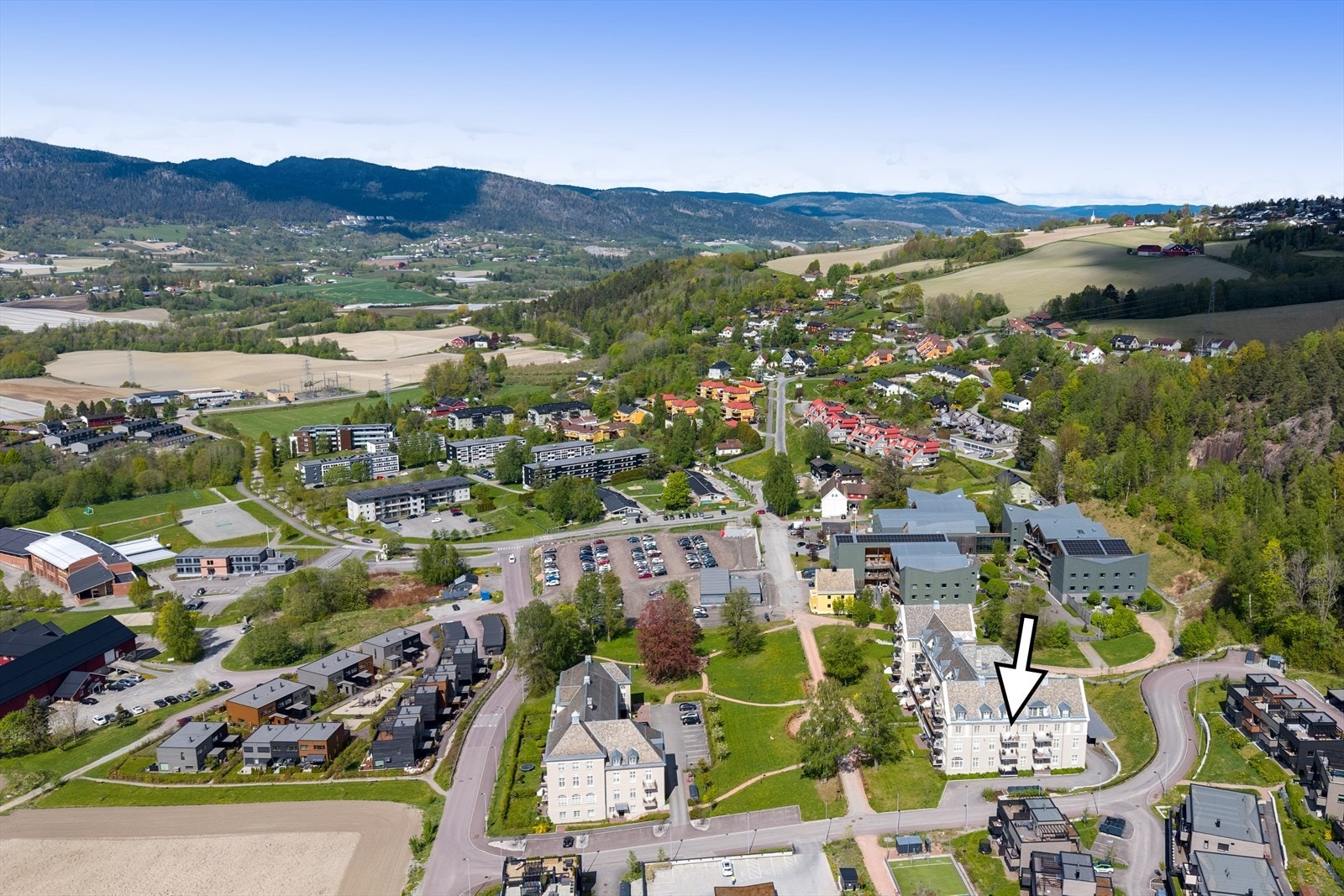 Leiligheten er beliggende i rolige og barnevennlige omgivelser, med nærhet til marka Galleribilde