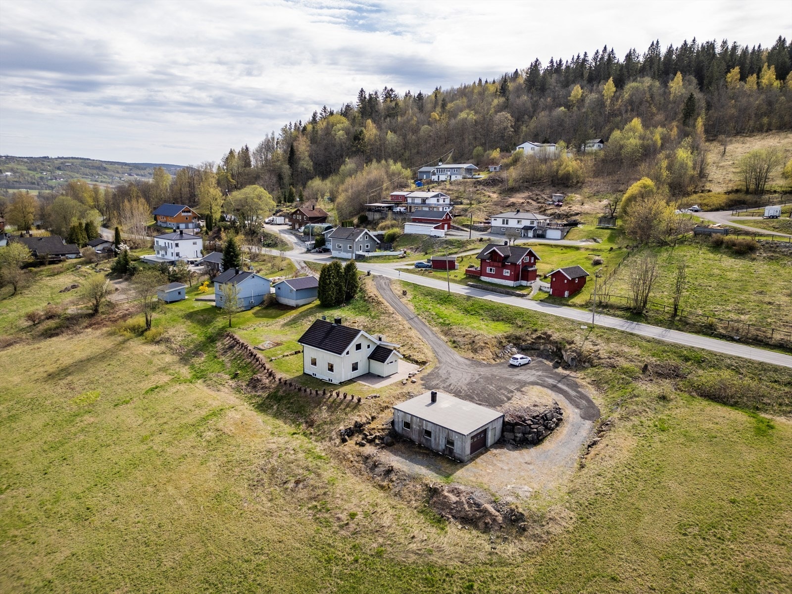 God parkeringsmuligheter på egen tomt. Galleribilde