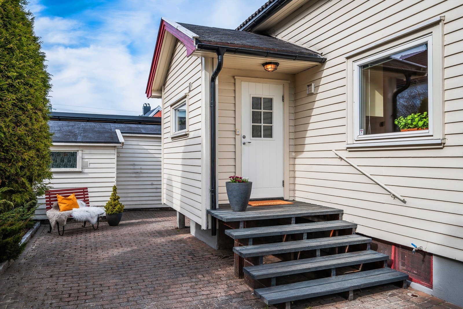 Overbygget inngangsparti. Galleribilde