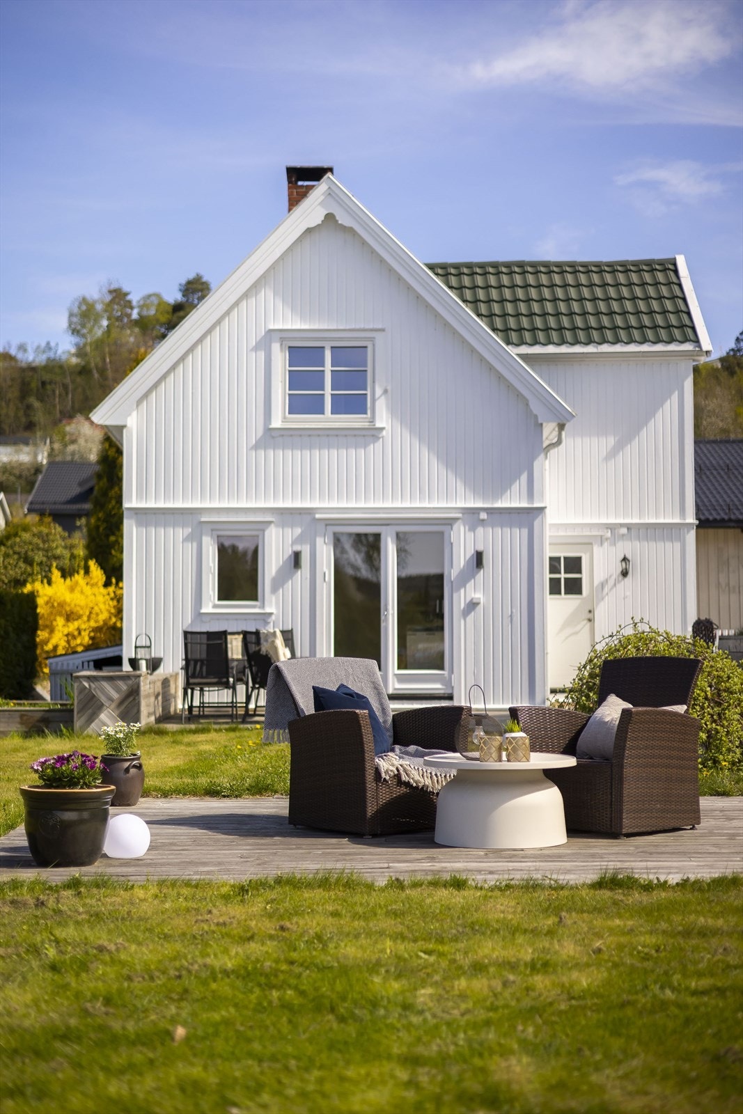 Idyll ved elva. Galleribilde