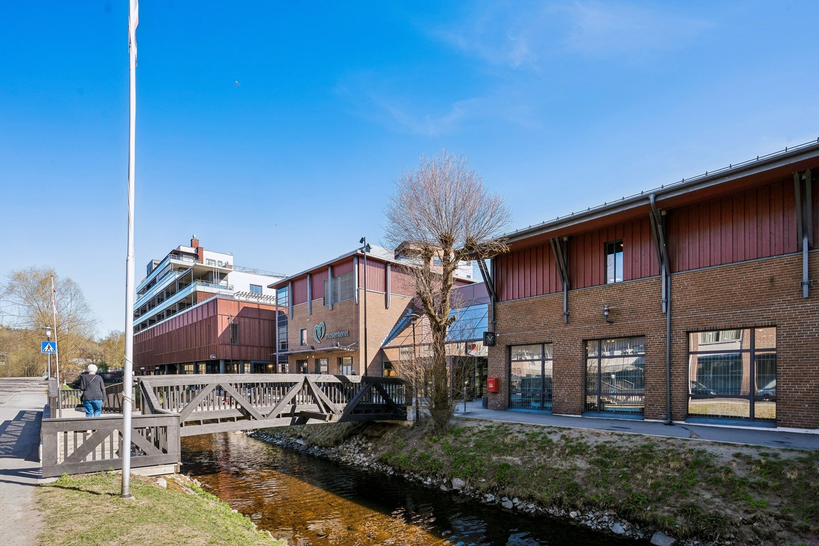 Mosenteret ligger ca. en 6 minutters biltur unna Galleribilde