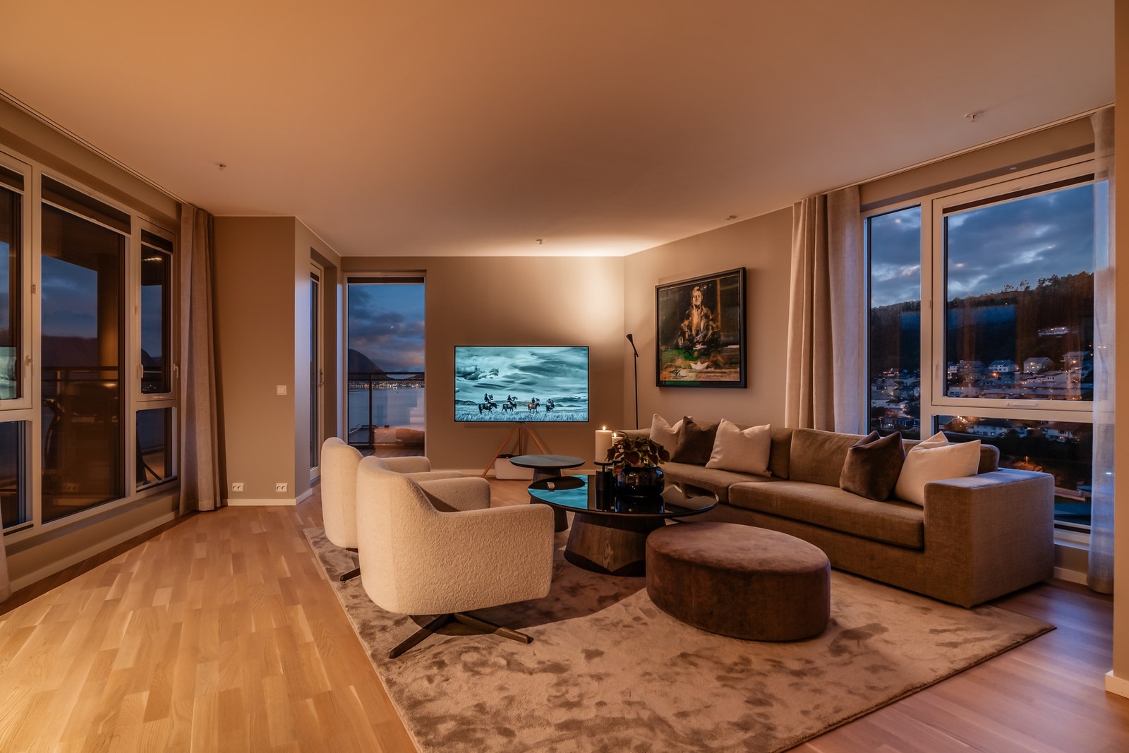 Stue med utgang til veranda nummer to. Galleribilde