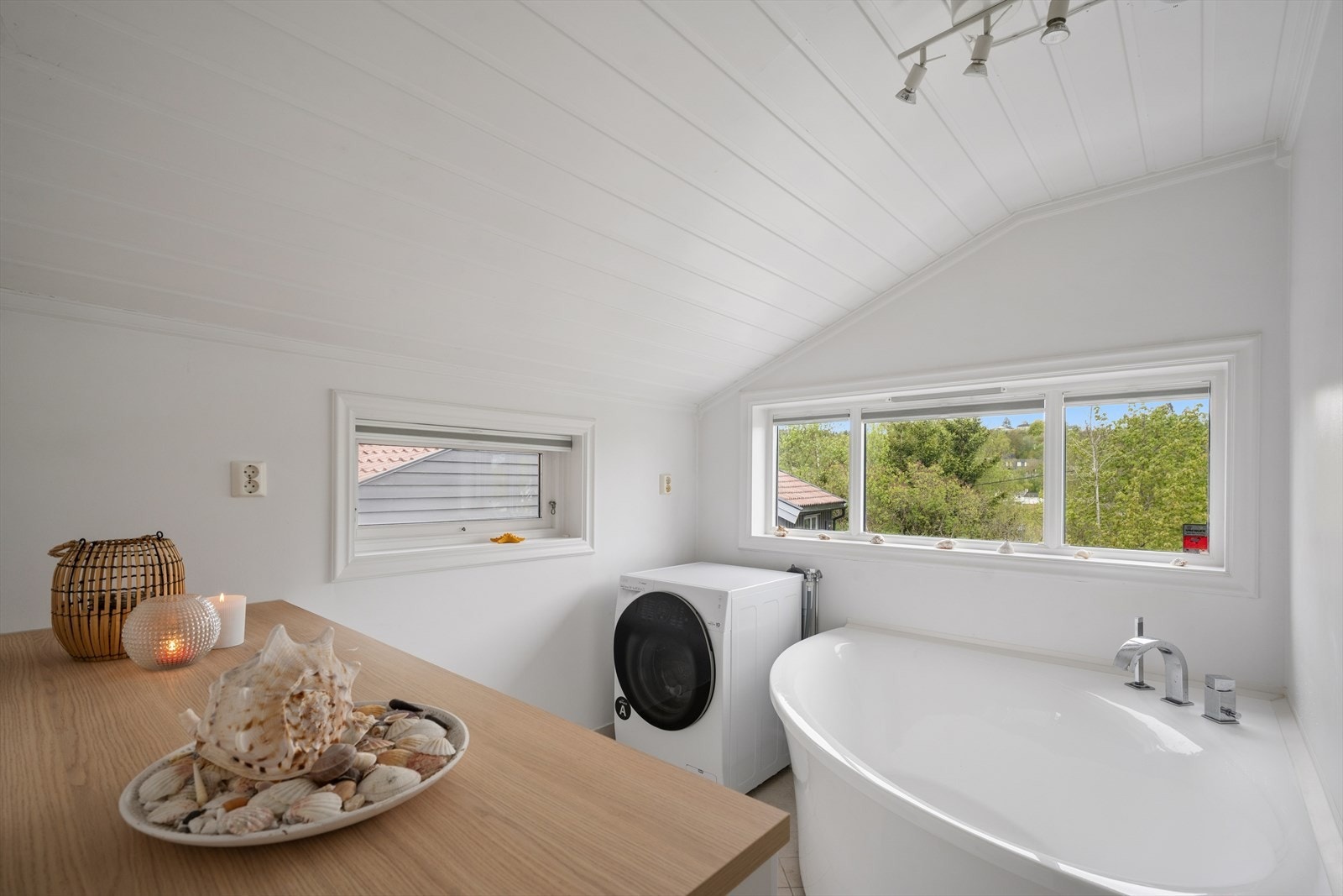 Baderom m/opplegg til vaskemaskin. Galleribilde