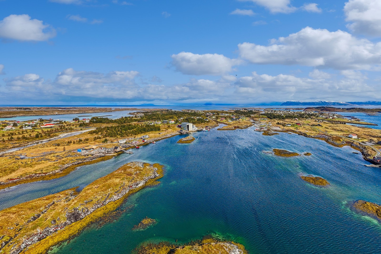 En unik mulighet til å sikre seg en fritidseiendom med umiddelbar nærhet til et av Norges vakreste kystlandskap. Galleribilde
