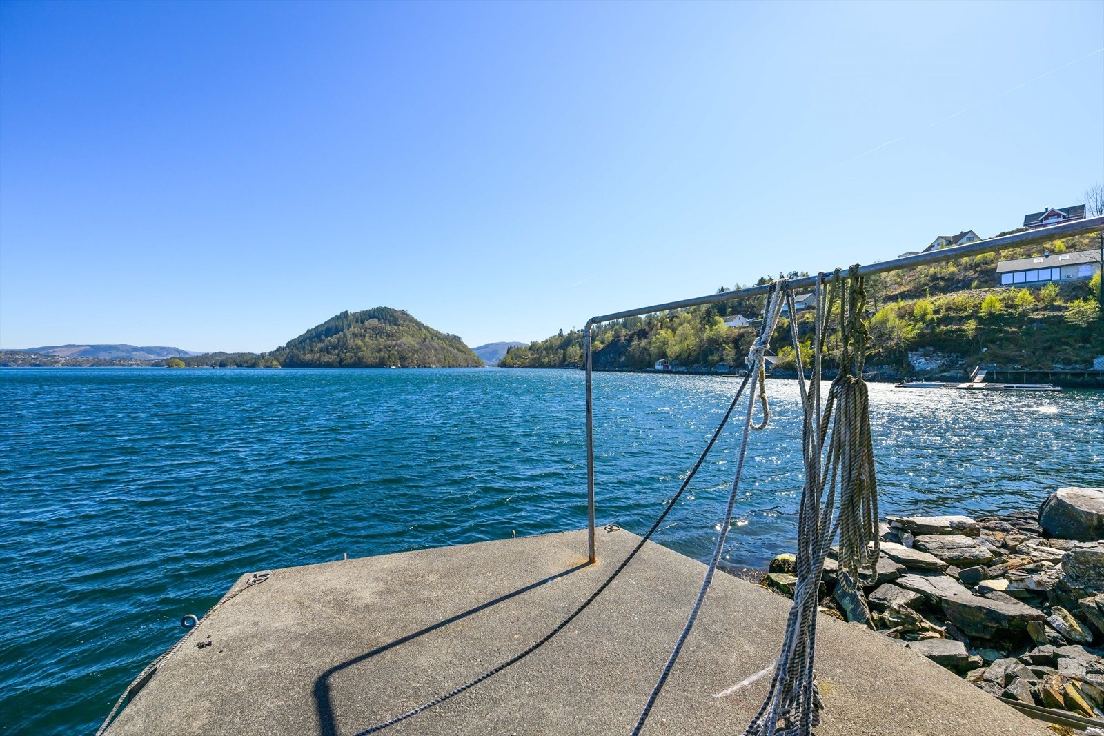 Naustdørene ble snekret i 2015. Galleribilde