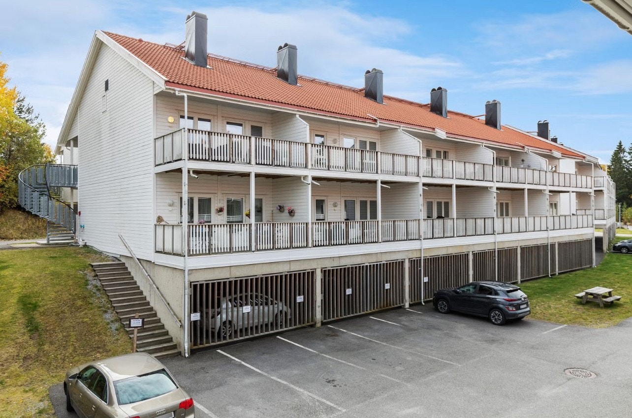 Velkommen til Holenbrauta 58 - en romslig og fin 3-roms med parkering og veranda. Galleribilde