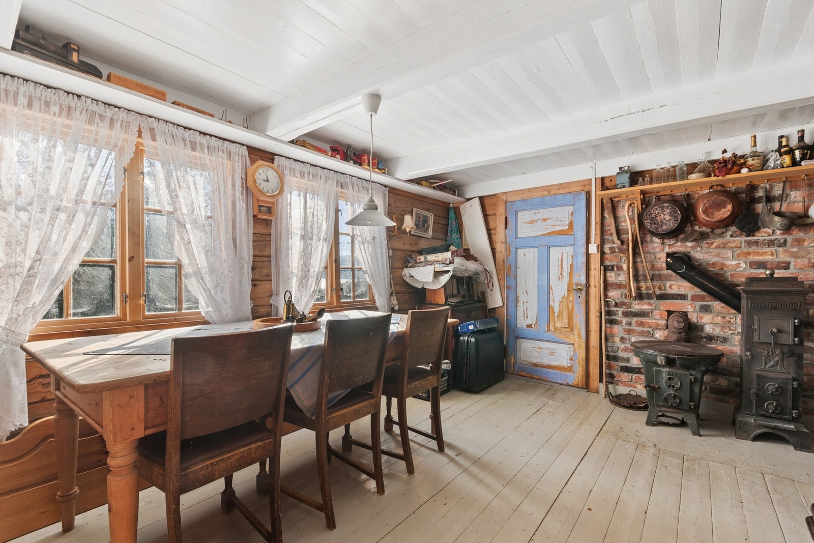 På eiendommen står også et sjarmerende stabbur med sjel og historie. Galleribilde