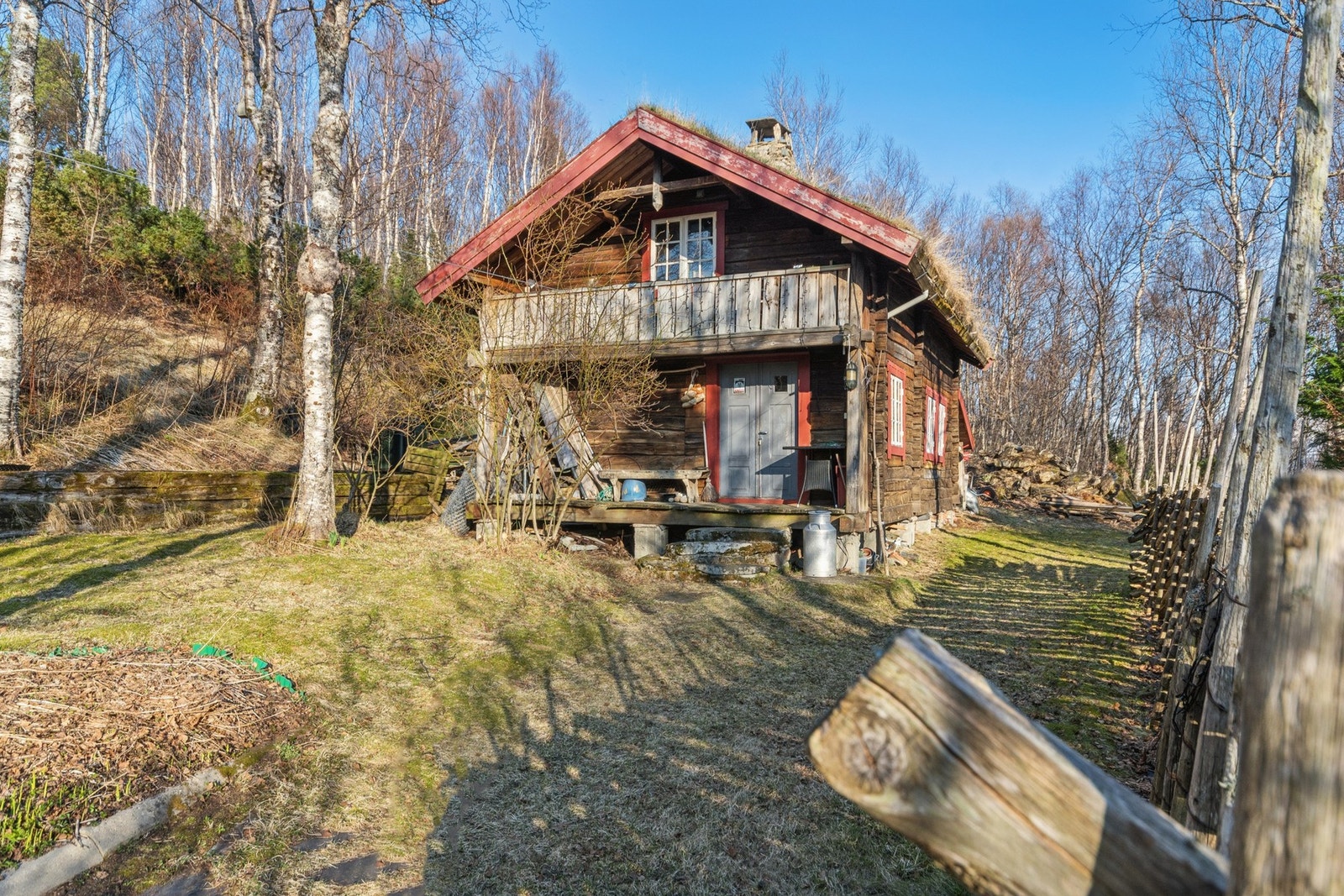Det laftede stabburet gir eiendommen et unikt og tradisjonsrikt preg. Galleribilde