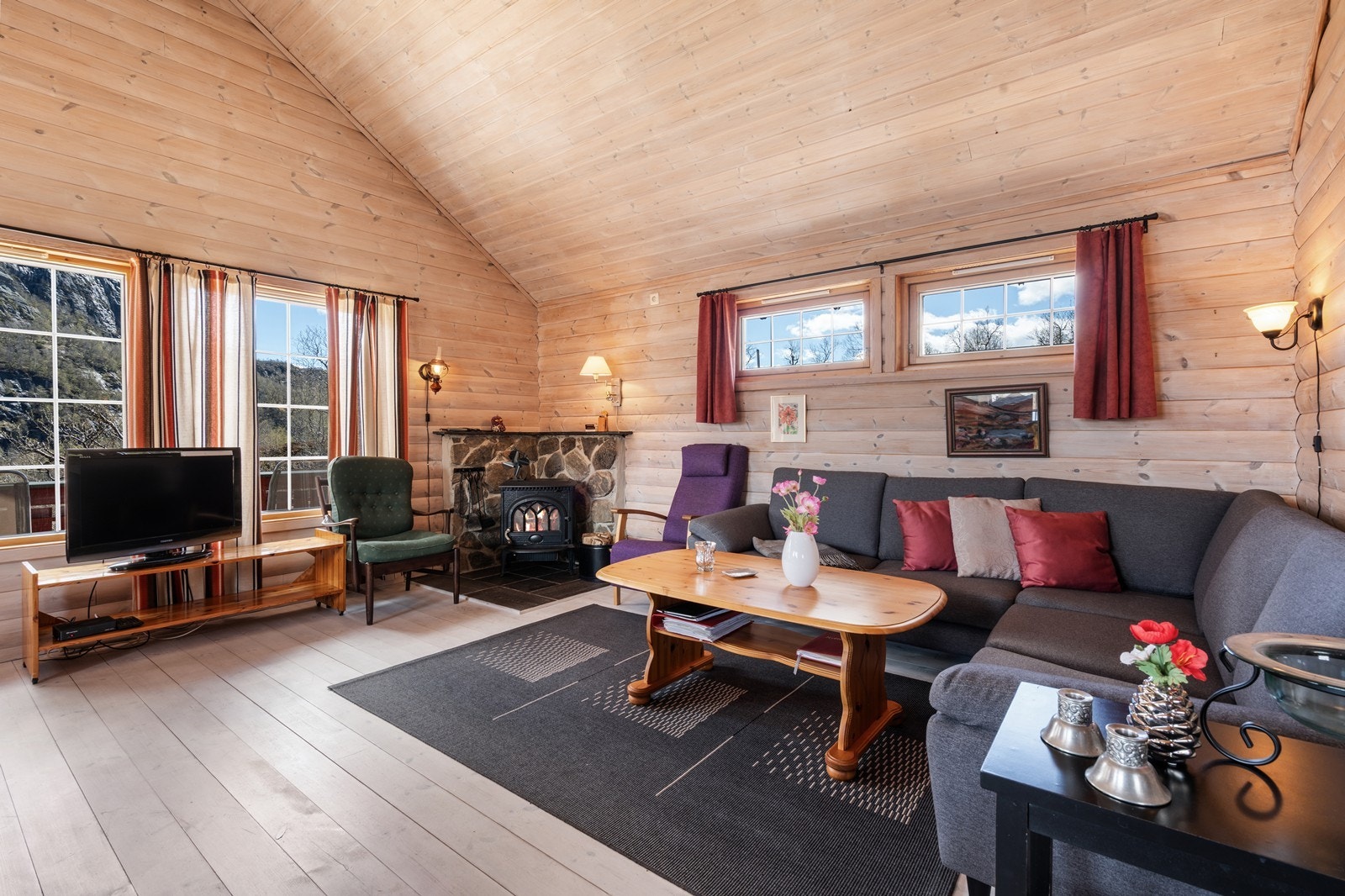 Selges møblert (se pkt. Innbo og løsøre). Galleribilde