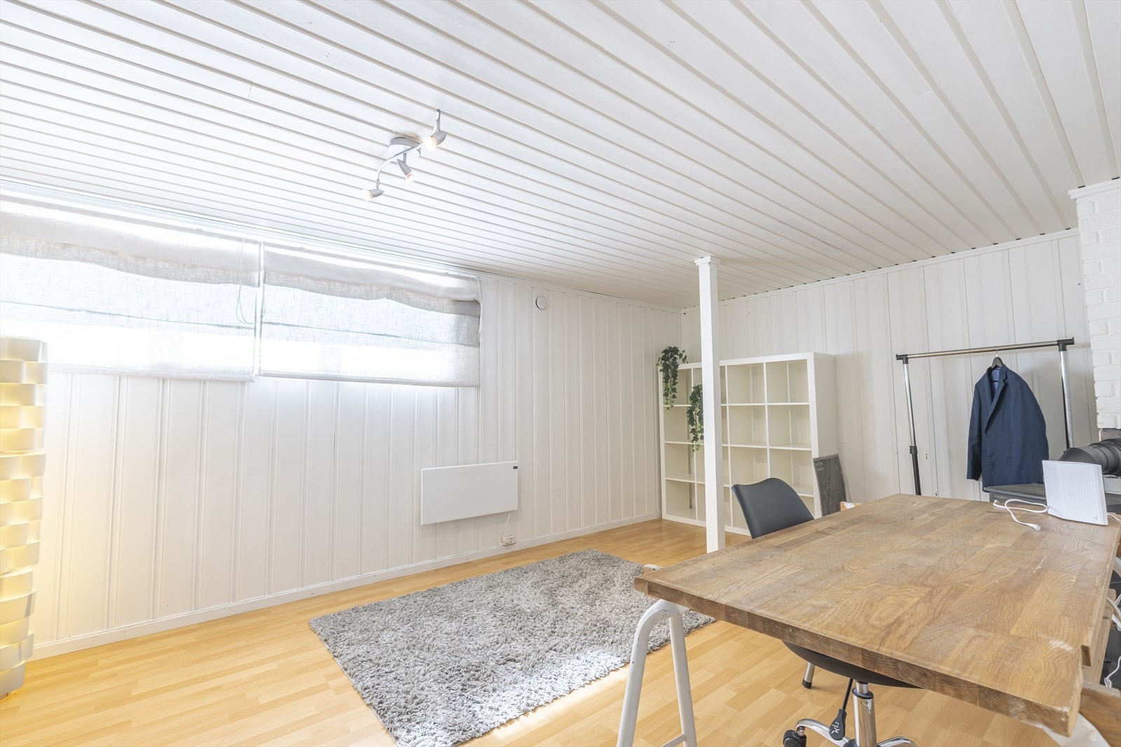 Kjellerstue med muligheter. Galleribilde