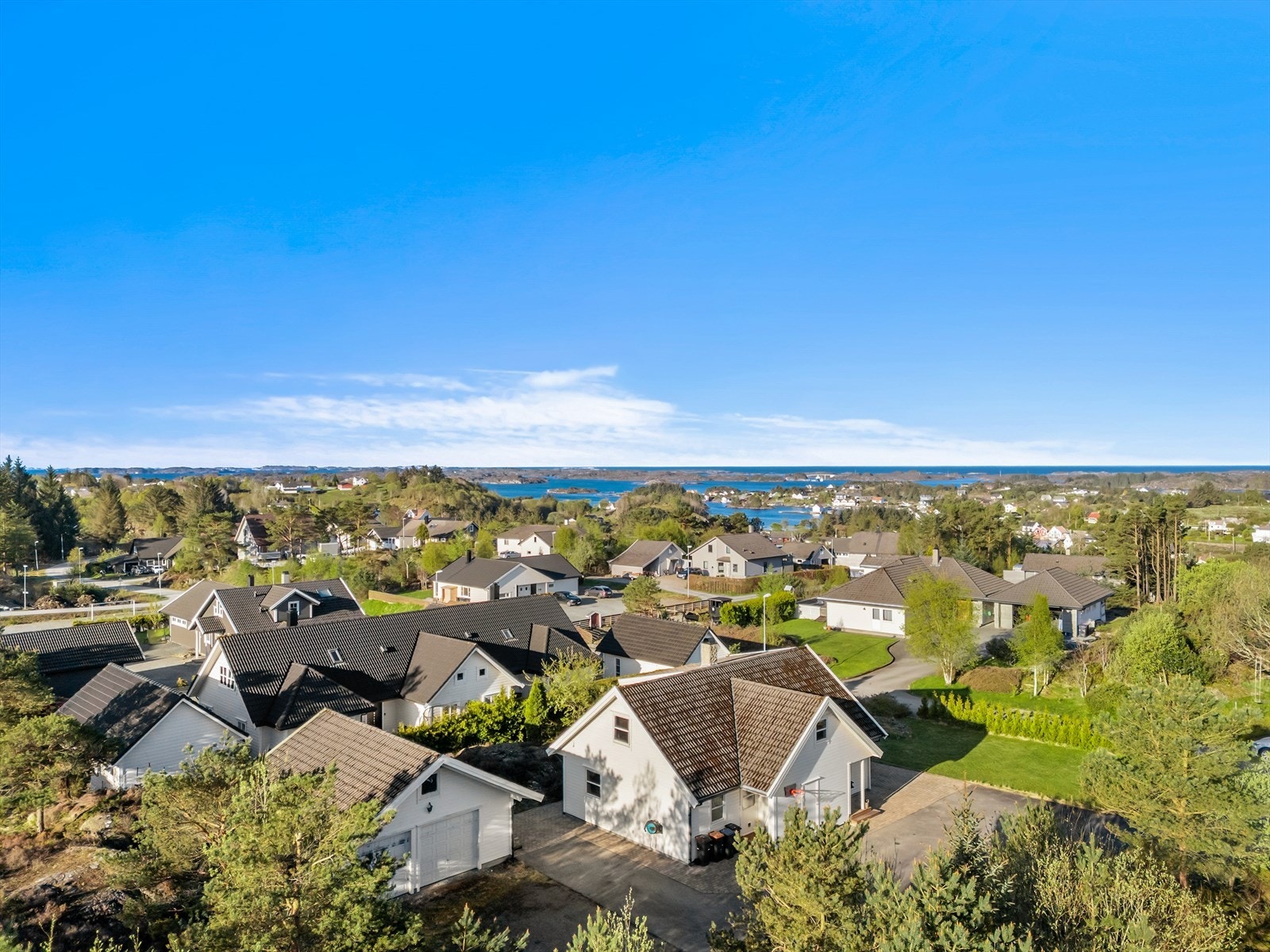 Det er kort vei til flotte turområder som Mælandssåto og Grimsfjellet. Galleribilde