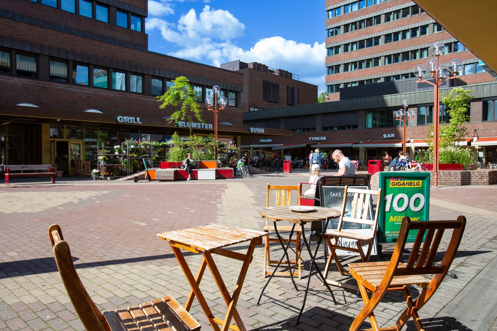 Tøyen Torg byr på en rekke servicetilbud. Galleribilde