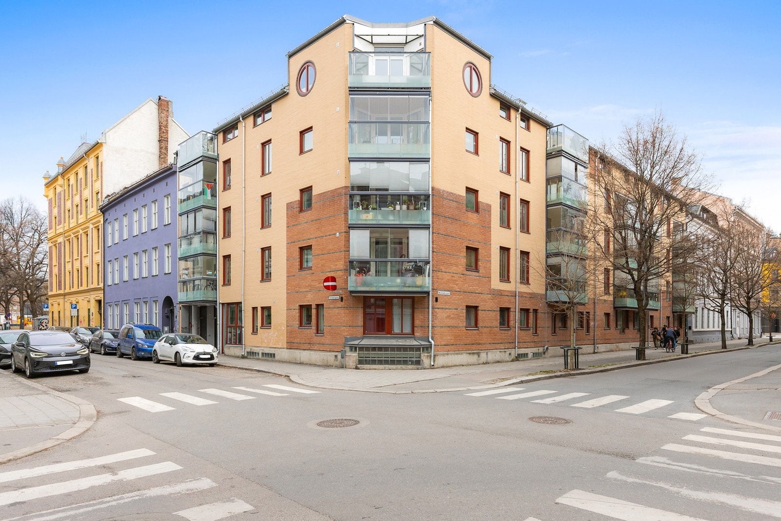 Fasade. Velkommen til et hyggelig og veldrevet borettslag! Galleribilde