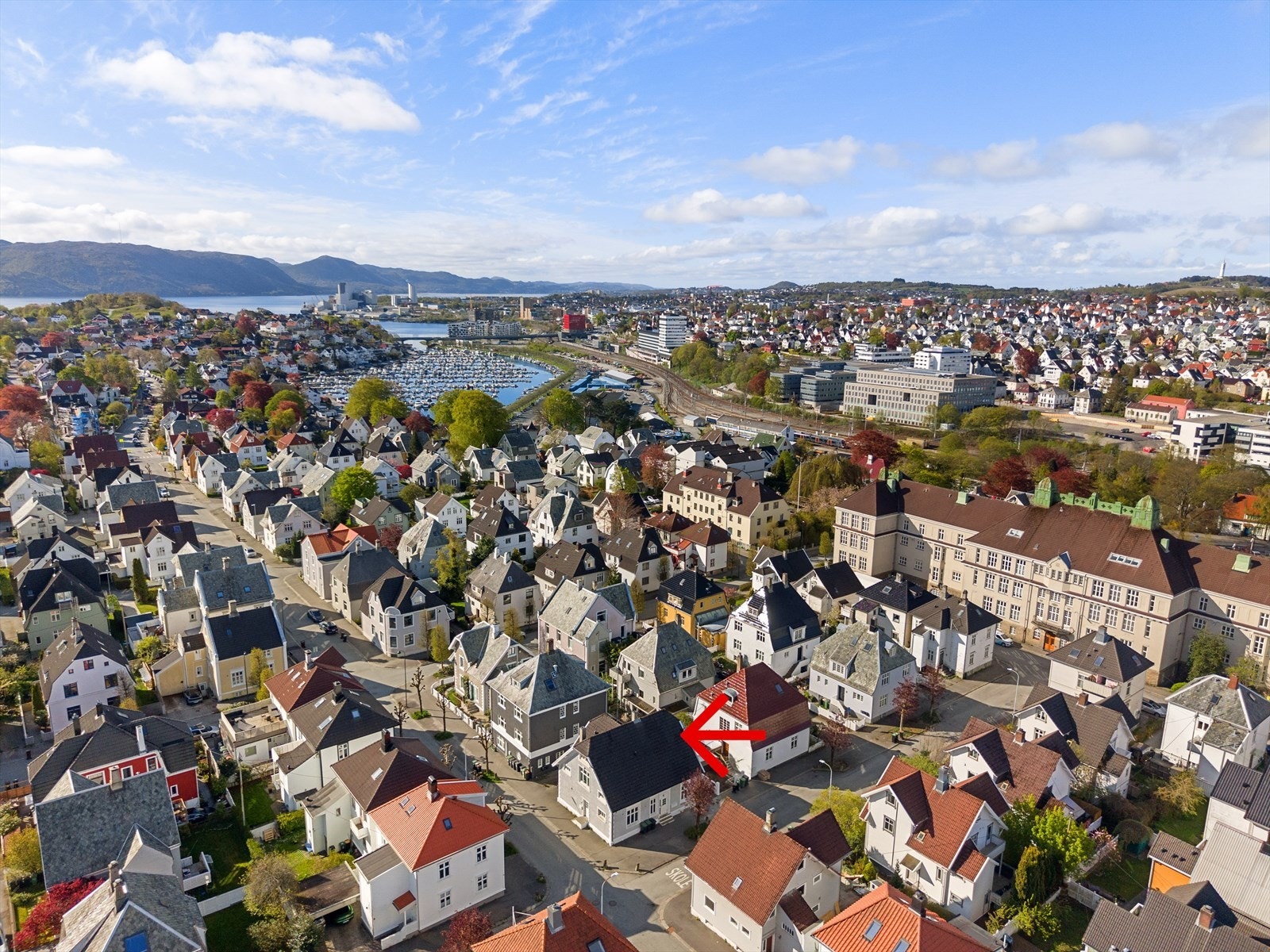 Beliggenheten på Storhaug Vest gir deg umiddelbar nærhet til både byliv og turområder. Galleribilde