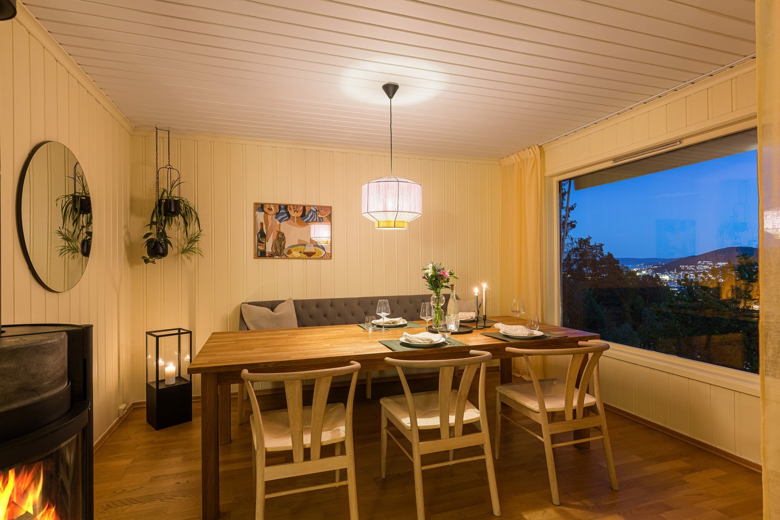 Trivelig belysning som setter en lun stemning Galleribilde