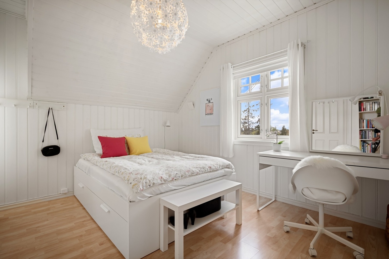 Soverom 1 av 3 i 2. etasje. Galleribilde