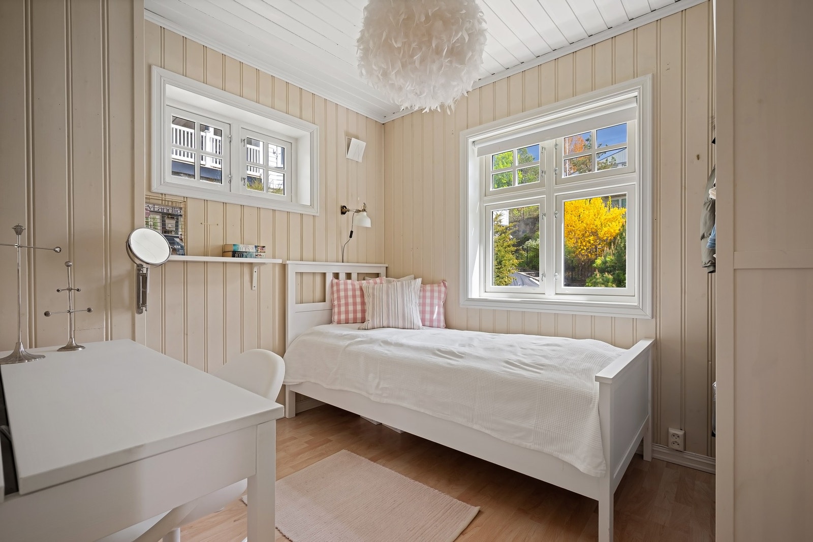 Soverom i 1. etasje. Boligen har totalt 4 soverom, de øvrige er i 2. etasje. Galleribilde