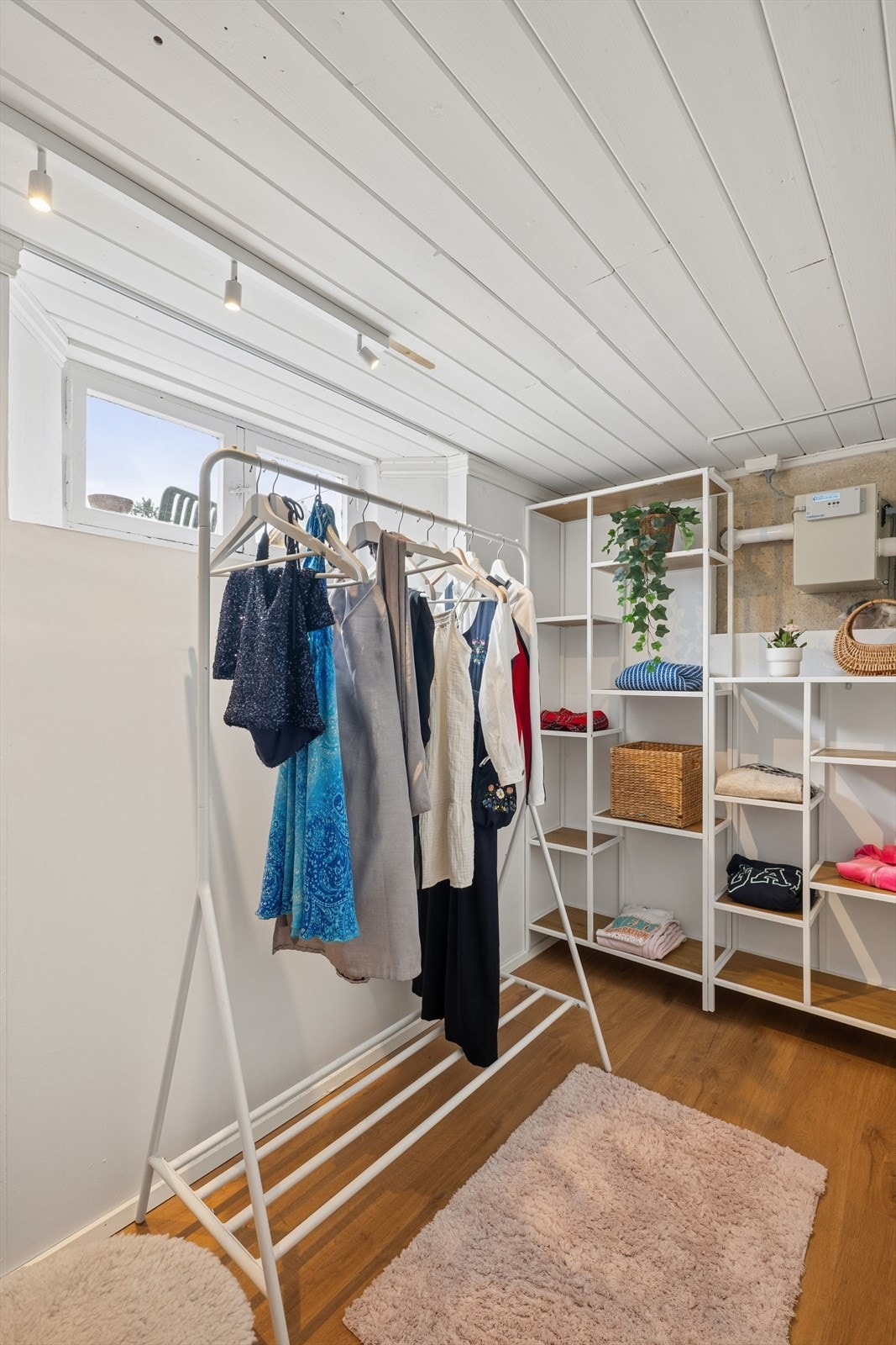 Walk-in-closet / omkledningsrom Galleribilde