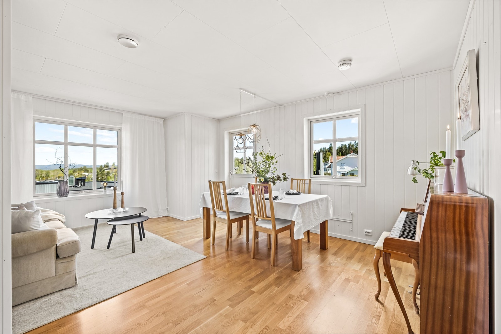 En gjennomgående koselig 3-roms selveierleilighet med flott utsikt! Galleribilde
