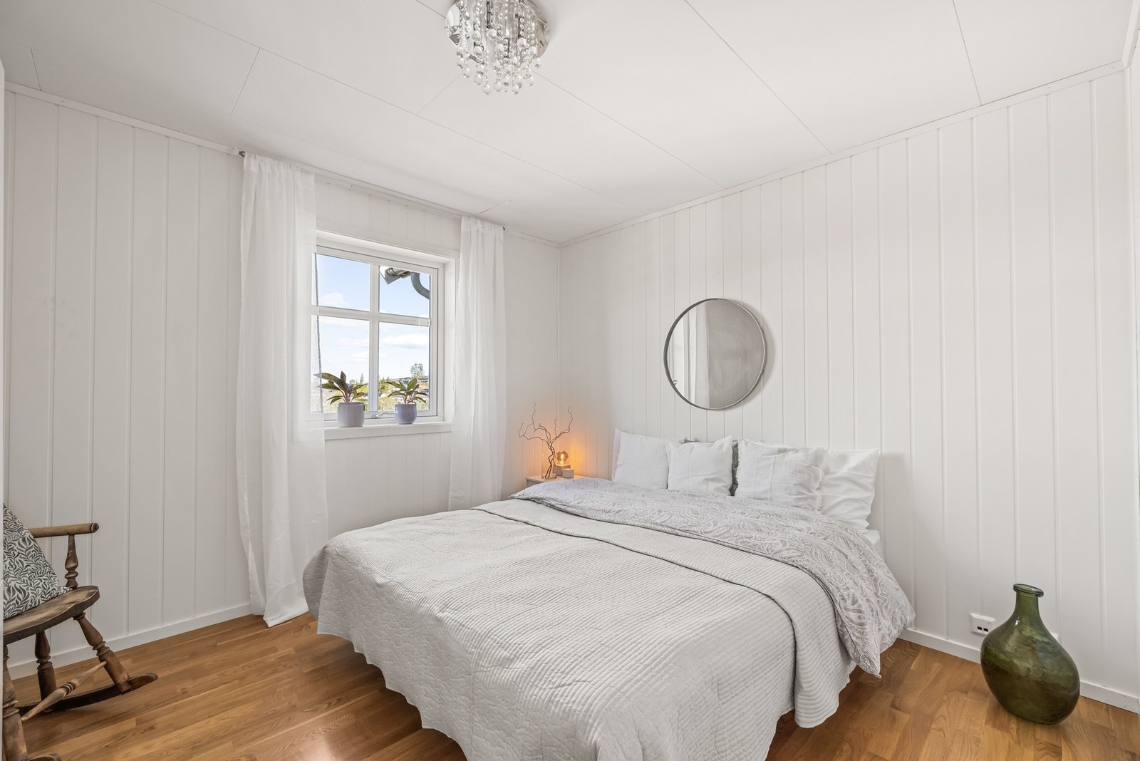 Her har du god plass til dobbeltseng med tilhørende møblement. Galleribilde
