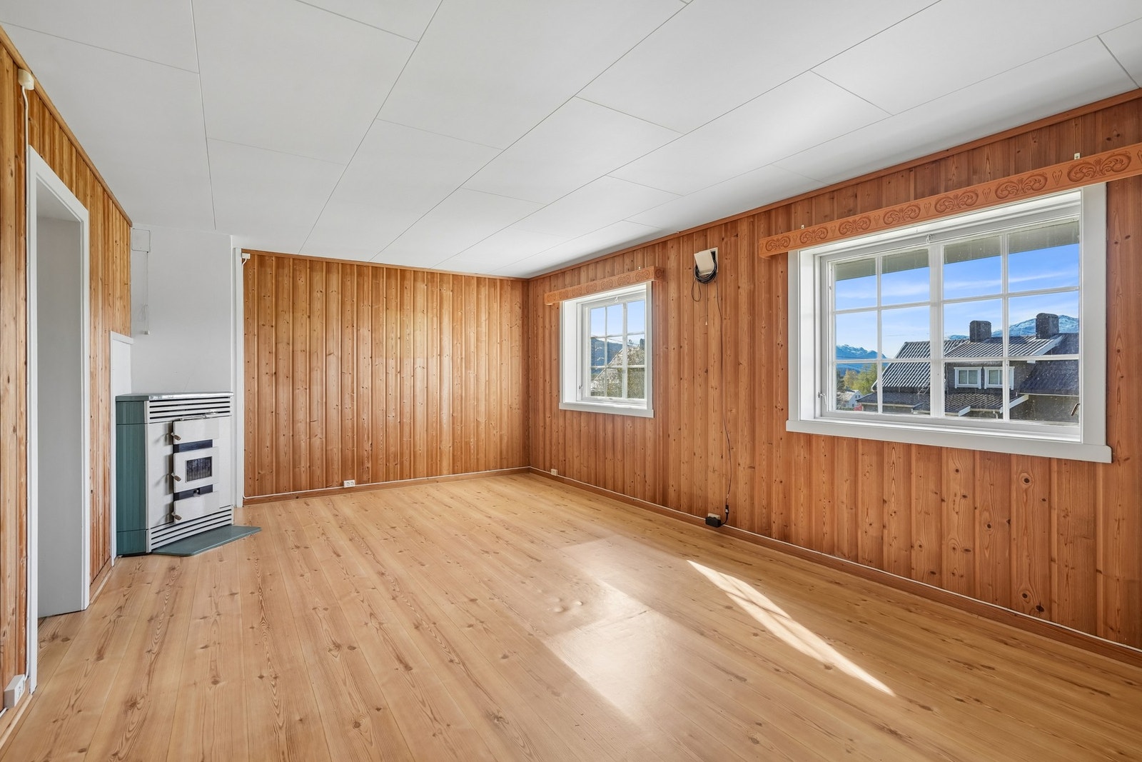 - som stue er det en bruksendring av rommene fra tilleggsdel til hoveddel og er ansett som en søknadspliktig endring. Galleribilde