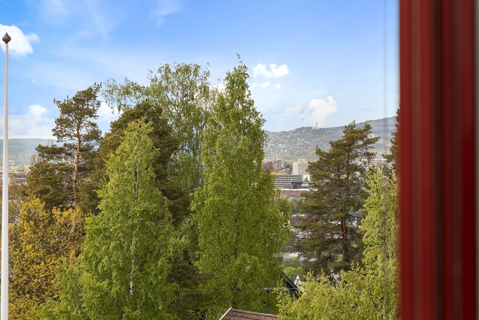 Utsikt mot Holmenkollen. Galleribilde