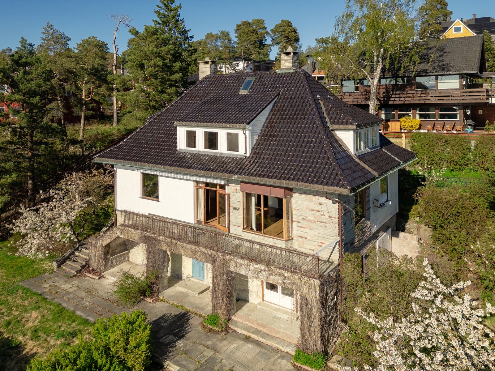 Huset er fra 1925, og byr på en sjelden mulighet til å skape et virkelig drømmehjem. Galleribilde