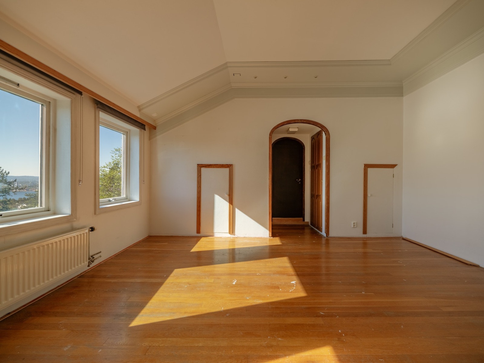 Det er mange detaljer fra tidligere tiår, ikke minst de buede dørene. Galleribilde
