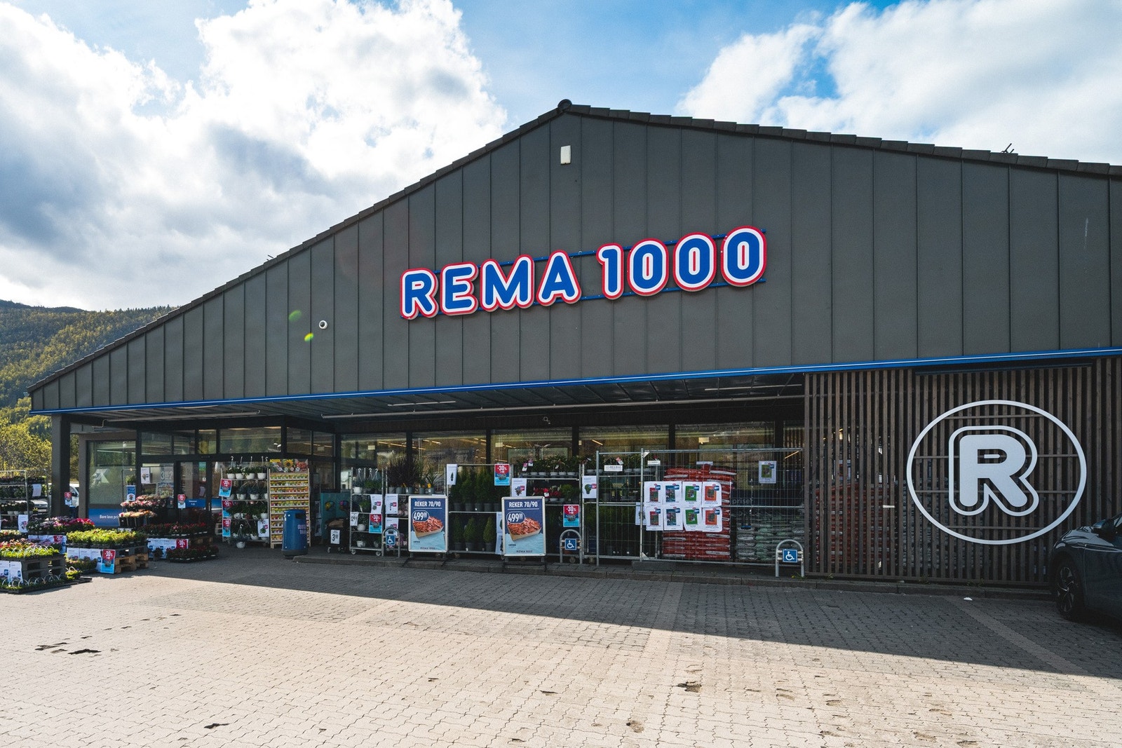 Rema 1000 Eidsvåg er også innen kort avstand Galleribilde