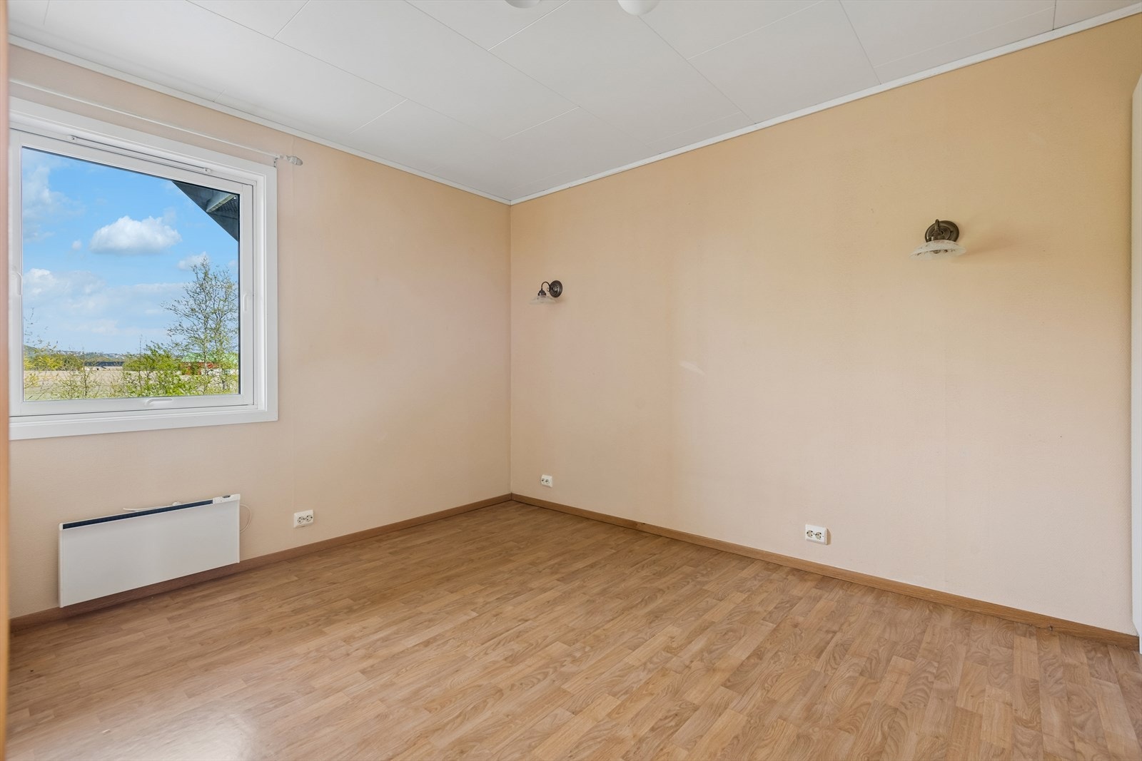 Soverommet har god plass til dobbeltseng og garderobe om ønskelig. Galleribilde
