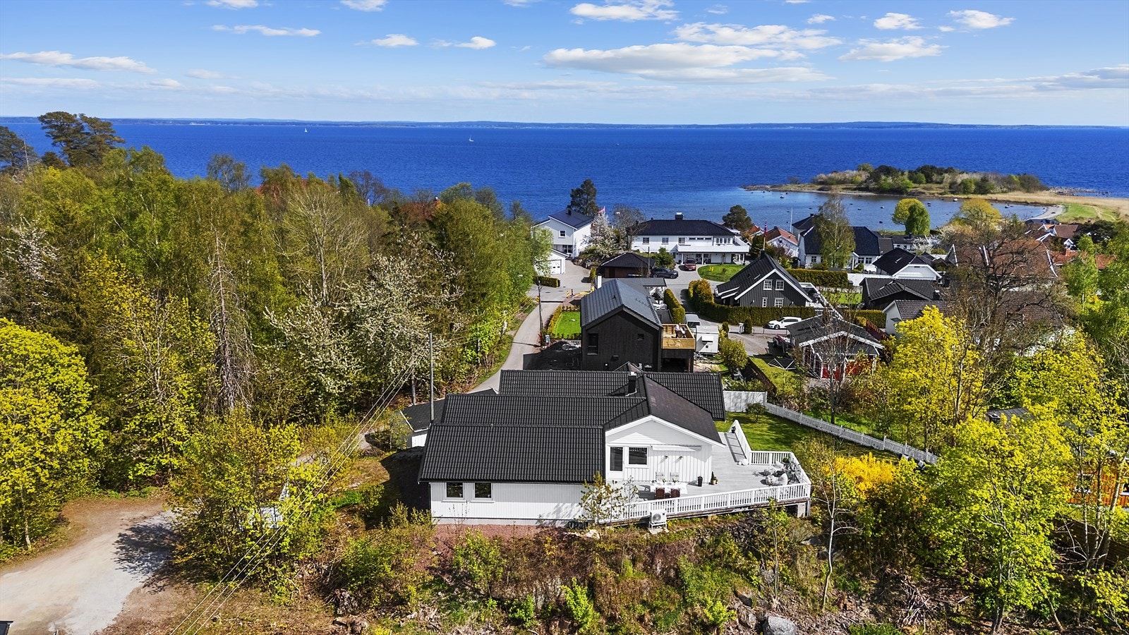 I idylliske og rolige omgivelser, perfekt plassert mellom Tønsbergs to populære badestrender, Skallevold- og Ringshaugstranda Galleribilde