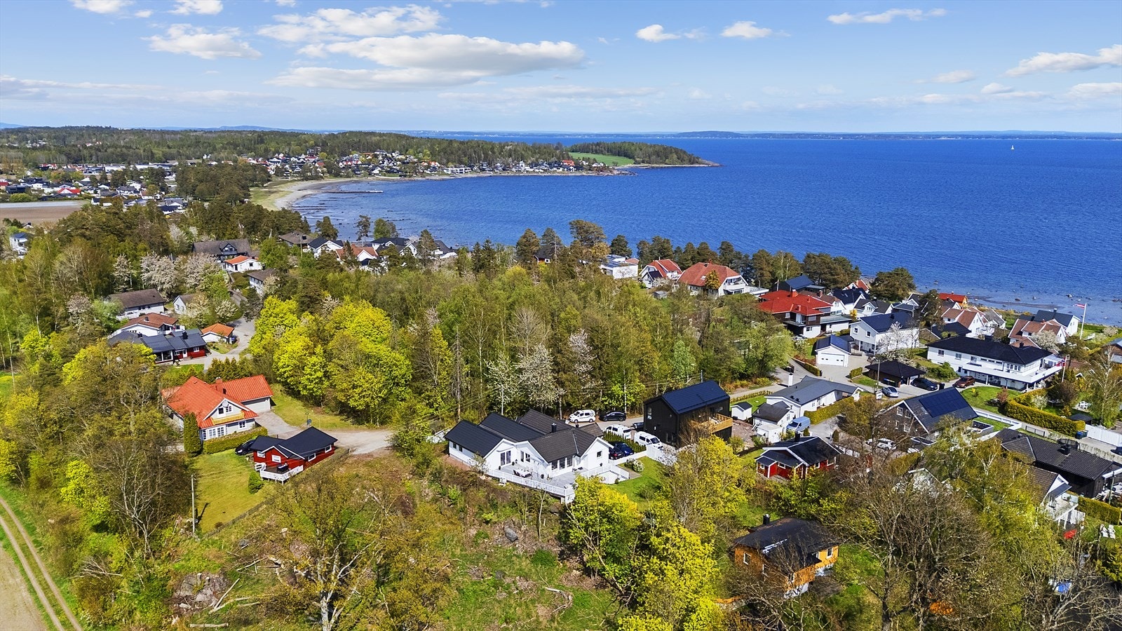 Ringshaug er et attraktivt boligområde med kort vei til flotte turområder, skole, barnehage og øvrige servicetilbud Galleribilde