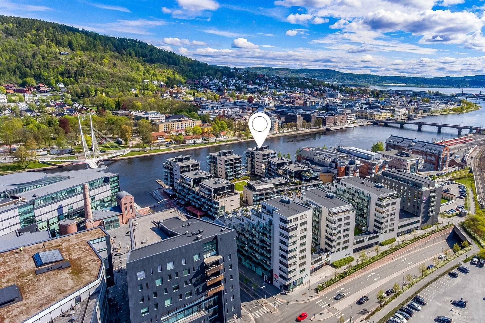 Kort gangavstand til Strømsø Torg med bl.a. bussknutepunkt og tog Galleribilde