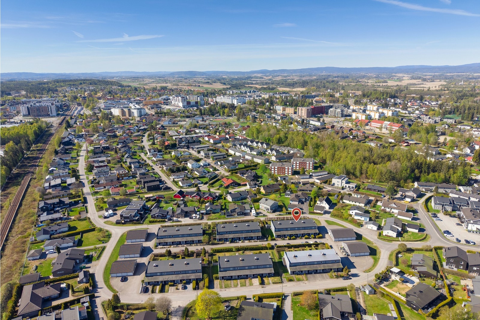 Umiddelbar nærhet til Jessheim Storsenter med butikker, serveringssteder og kulturtilbud Galleribilde