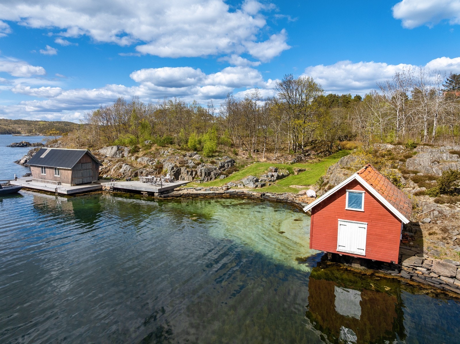 Velkommen til Ulvøysundveien 102! Eiendommen er presentert av Andre Sandvik v/Aktiv Eiendomsmegling avd. Kristiansand. Foto: Ivars Upe Galleribilde