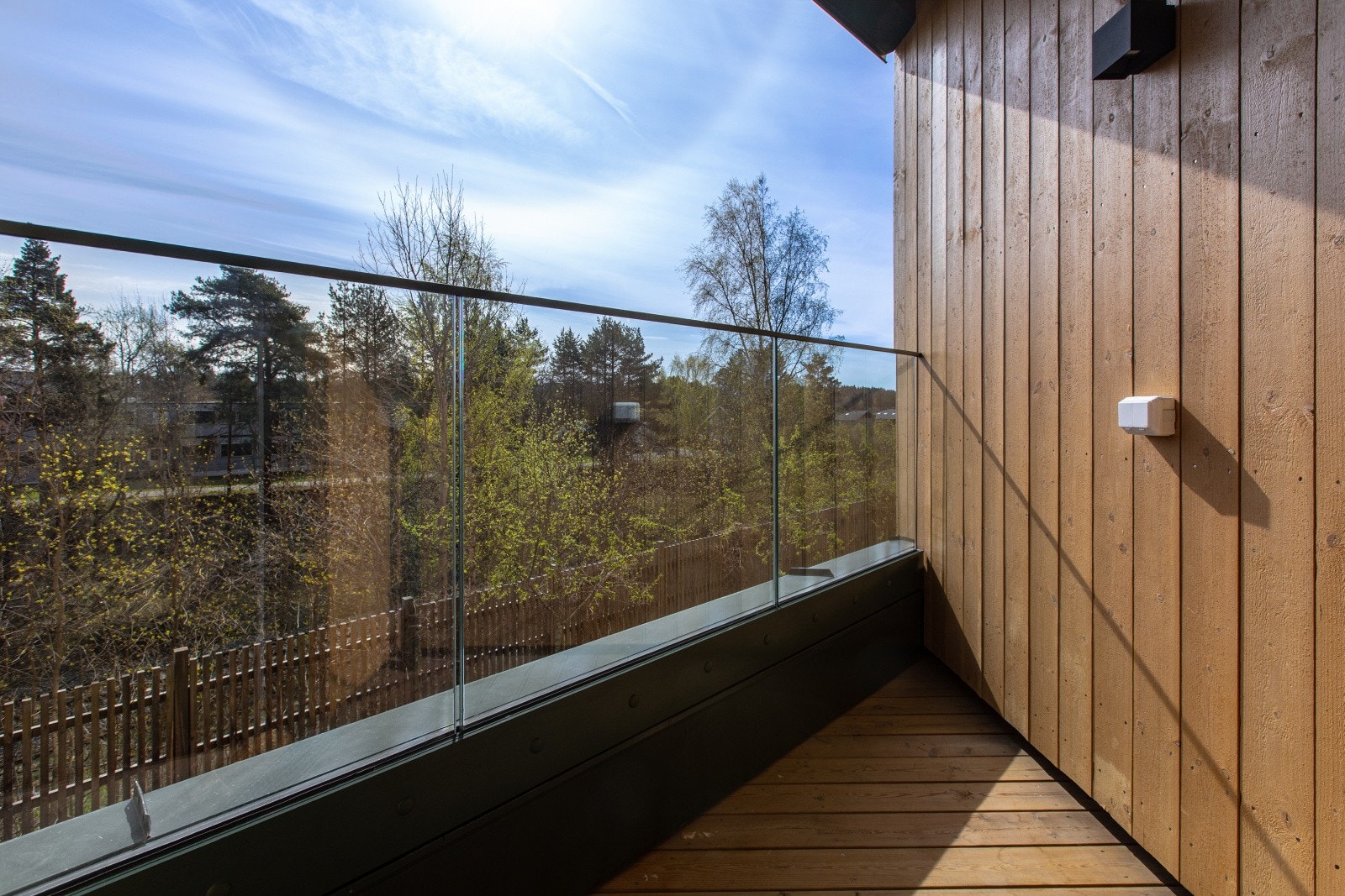 Fra hovedsoverommet er det utgang til en luftebalkong på ca 2 m². Galleribilde