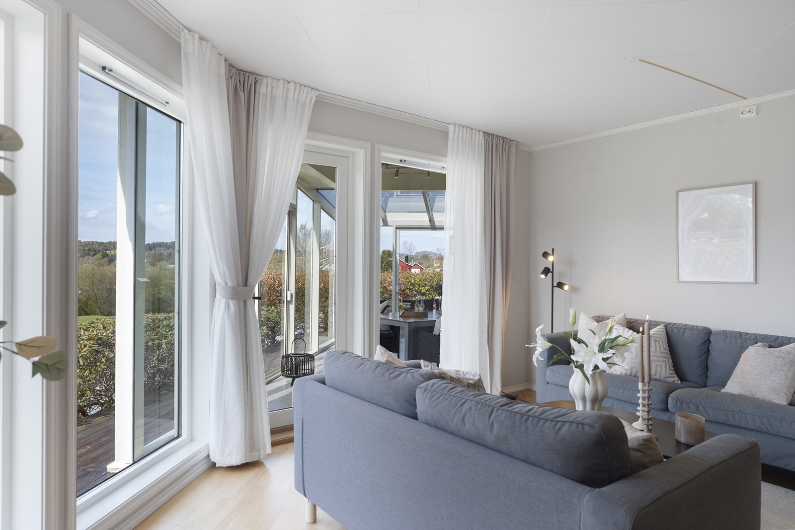 Utgang til hagestuen. Galleribilde