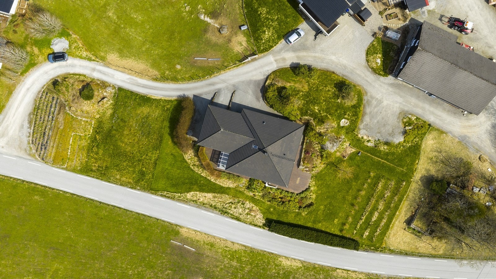 Eiendommen sett fra fugleperspektiv. Galleribilde