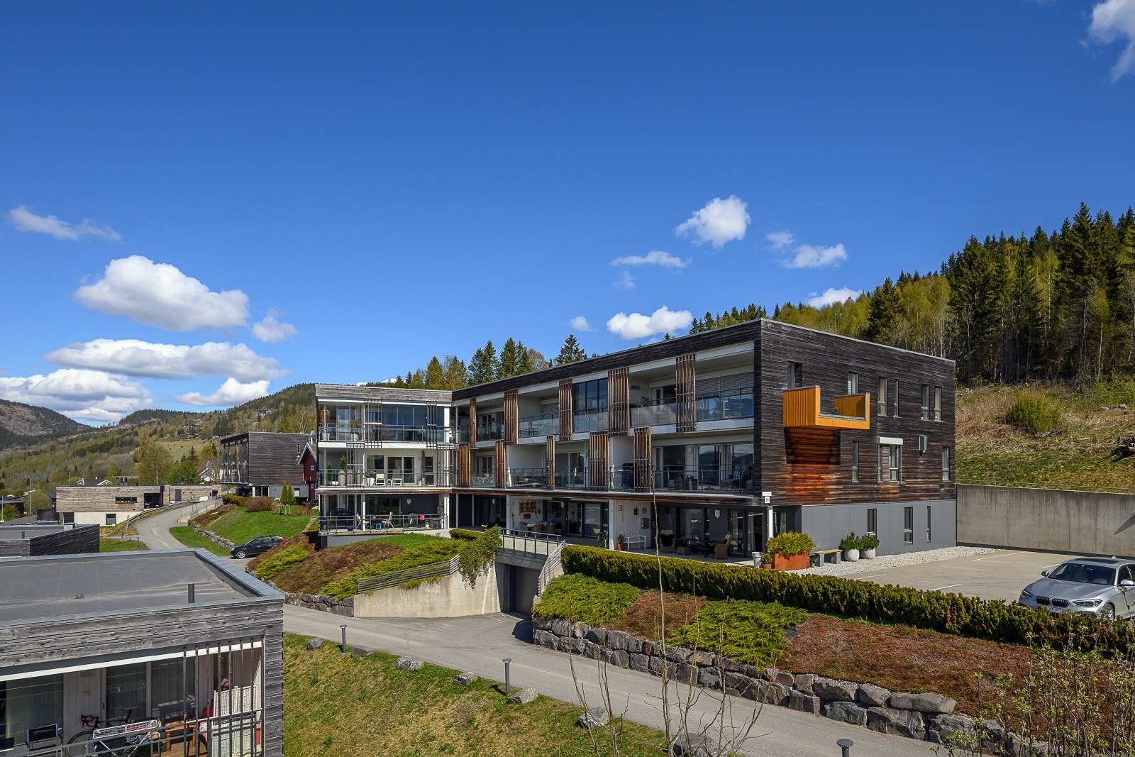 Bygget har en moderne arkitektur og ble oppført i 2012. Galleribilde
