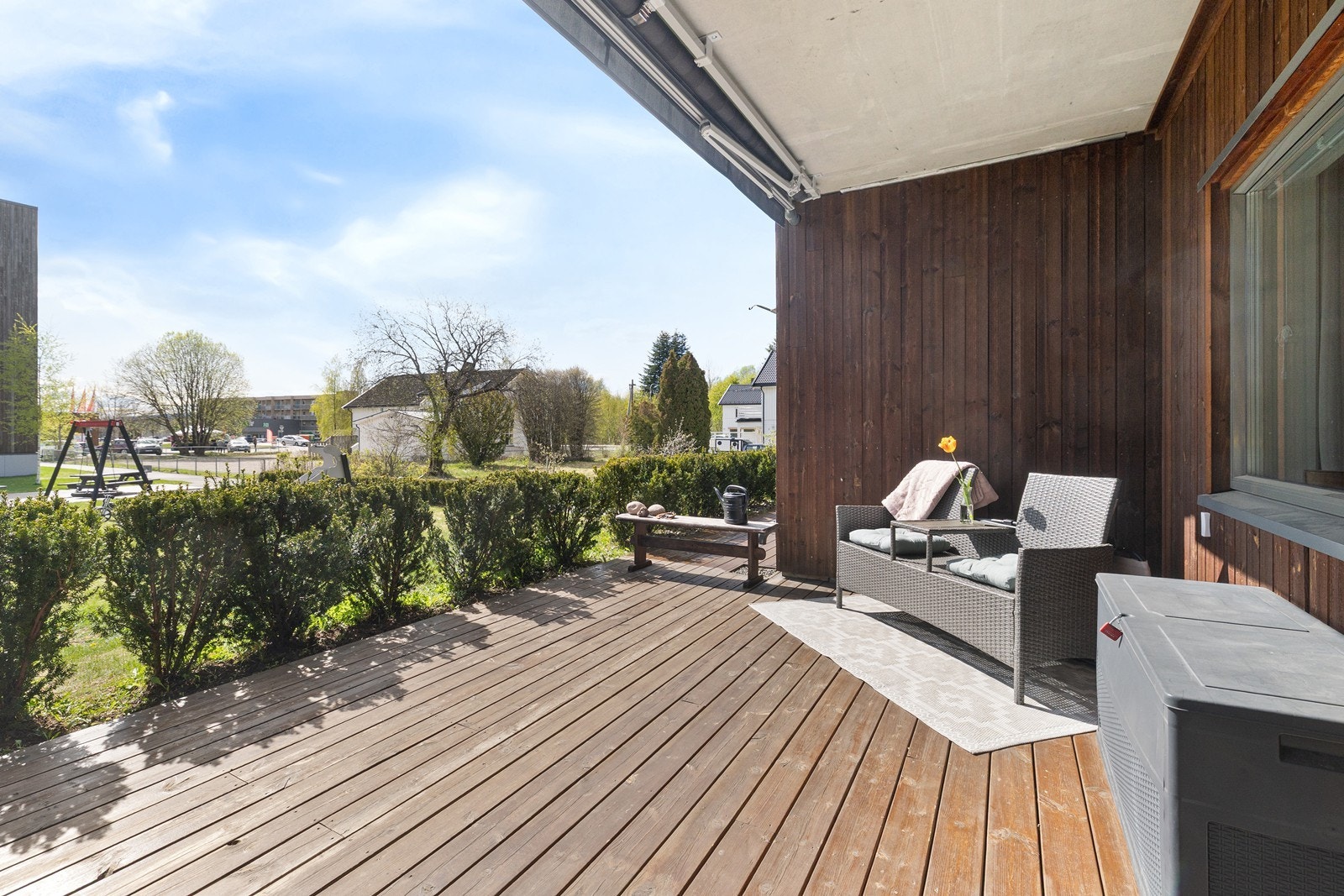 Velkommen til Ringduevegen 17 A! En lys og fin 2-roms selveierleilighet med stor terrasse og fin planløsning. (Foto: Trond Walsø / Walsowork). Galleribilde