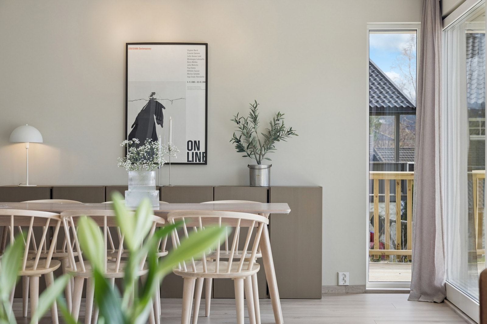 Gjennomtenkte løsninger og en nøytral fargepalett gjør det enkelt å sette sitt personlige preg. Galleribilde