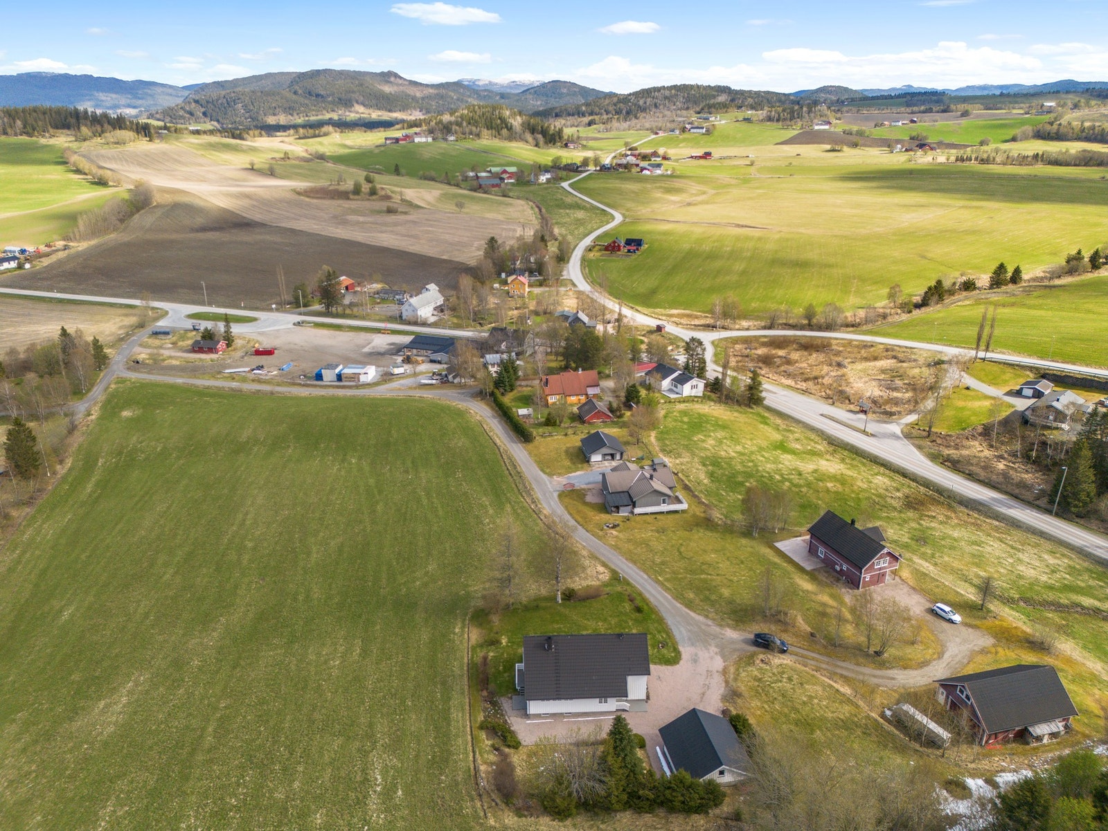 På Namdalseid har man flere flotte turmuligheter, med bl. a. Øyenskavelen der det er nyoppført dagsturhytte. Galleribilde
