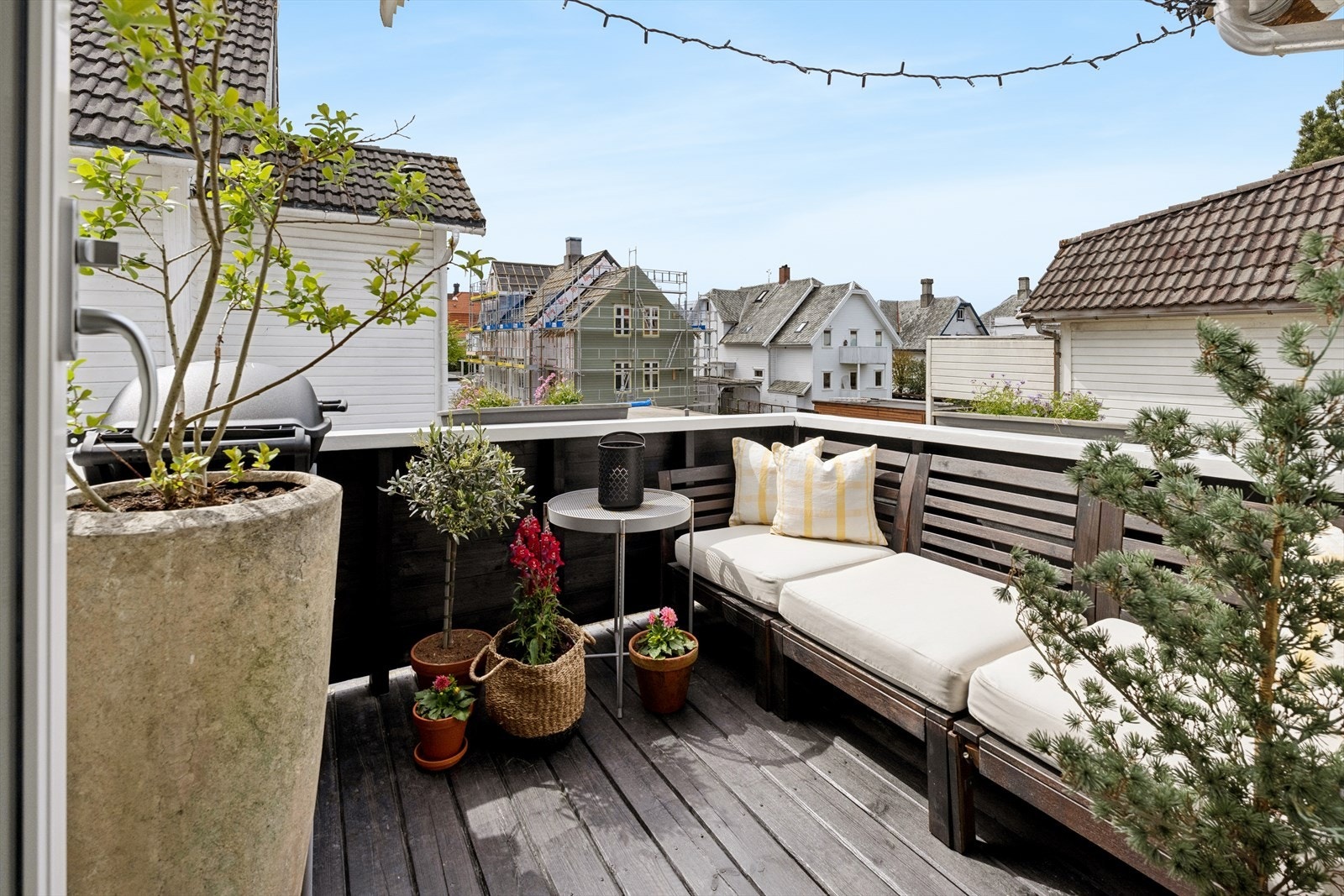 Fra gangen i andre etasje er det utgang til en sør vestvendt balkong. Galleribilde