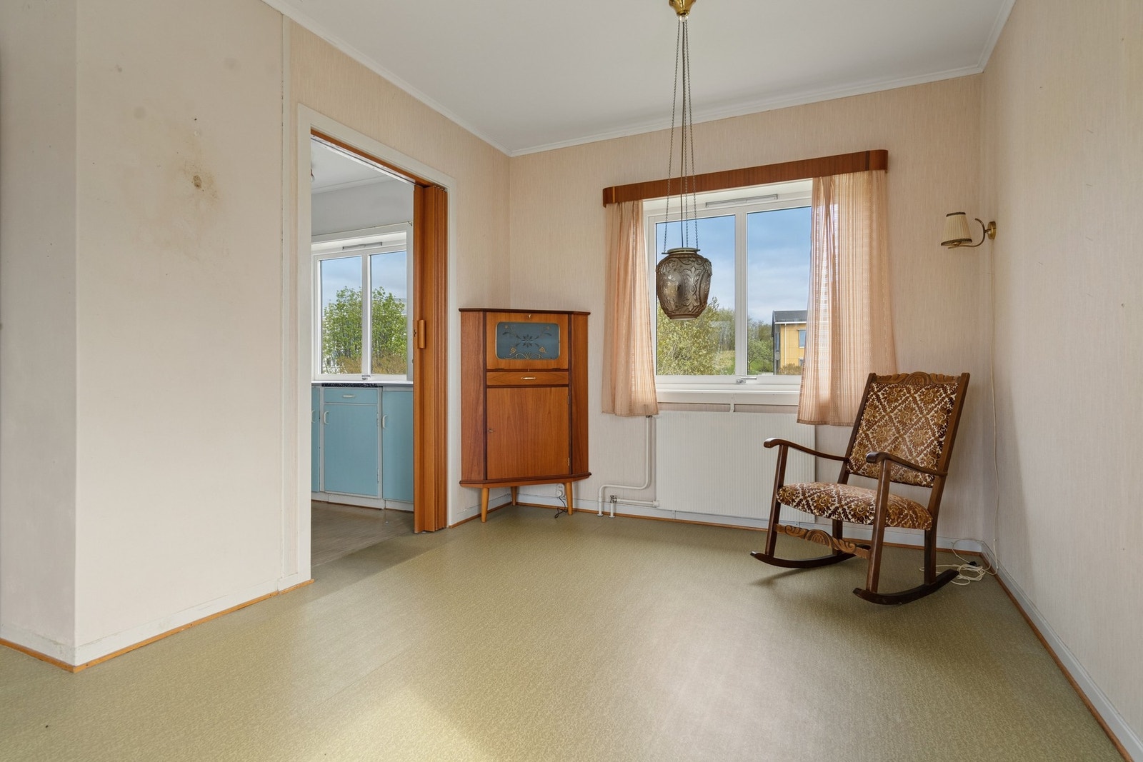 En egen krok gir plass til en spisestue i tilknytning til stuen i andre etasje. Galleribilde